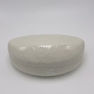 Coach Hard Clamshell Sunglasses Sunglass Case Cream Colored